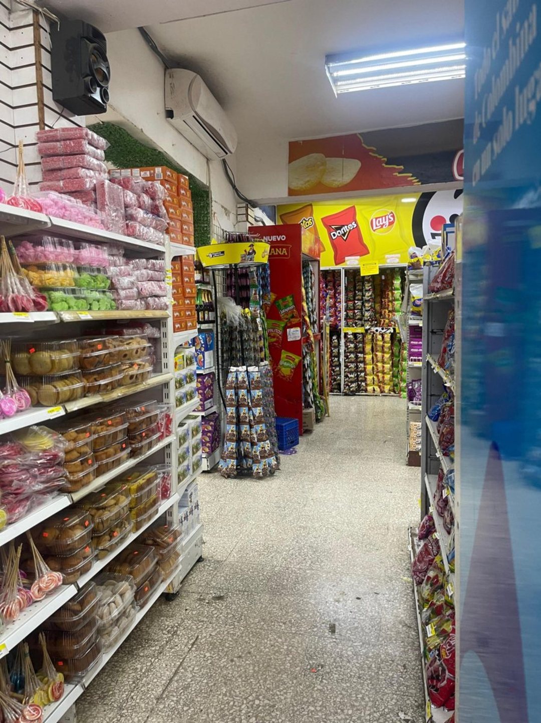 Commercial space in Los Mina Centro