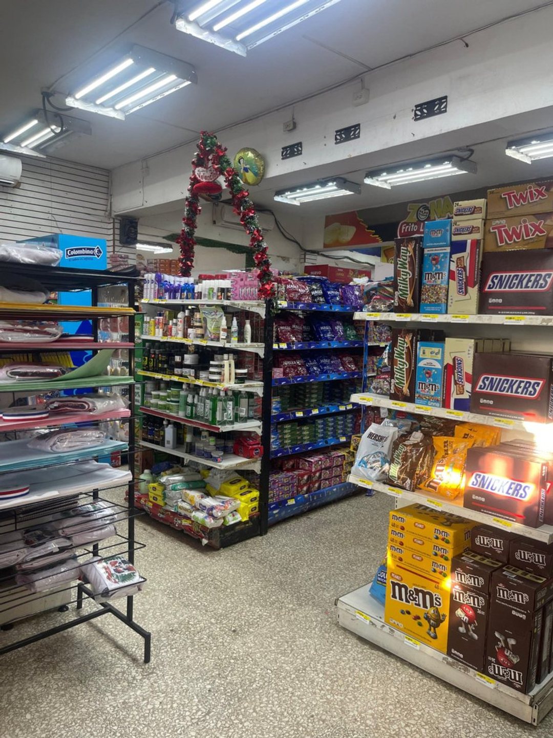 Local comercial en Los Mina Centro, foto 2