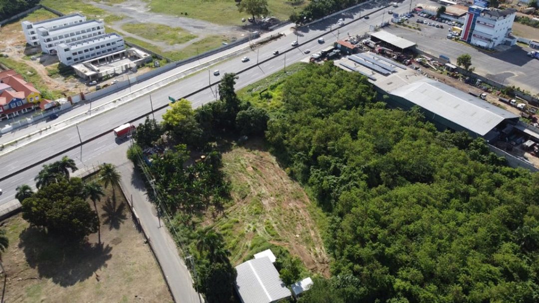 Solar en Autopista Duarte, foto 3