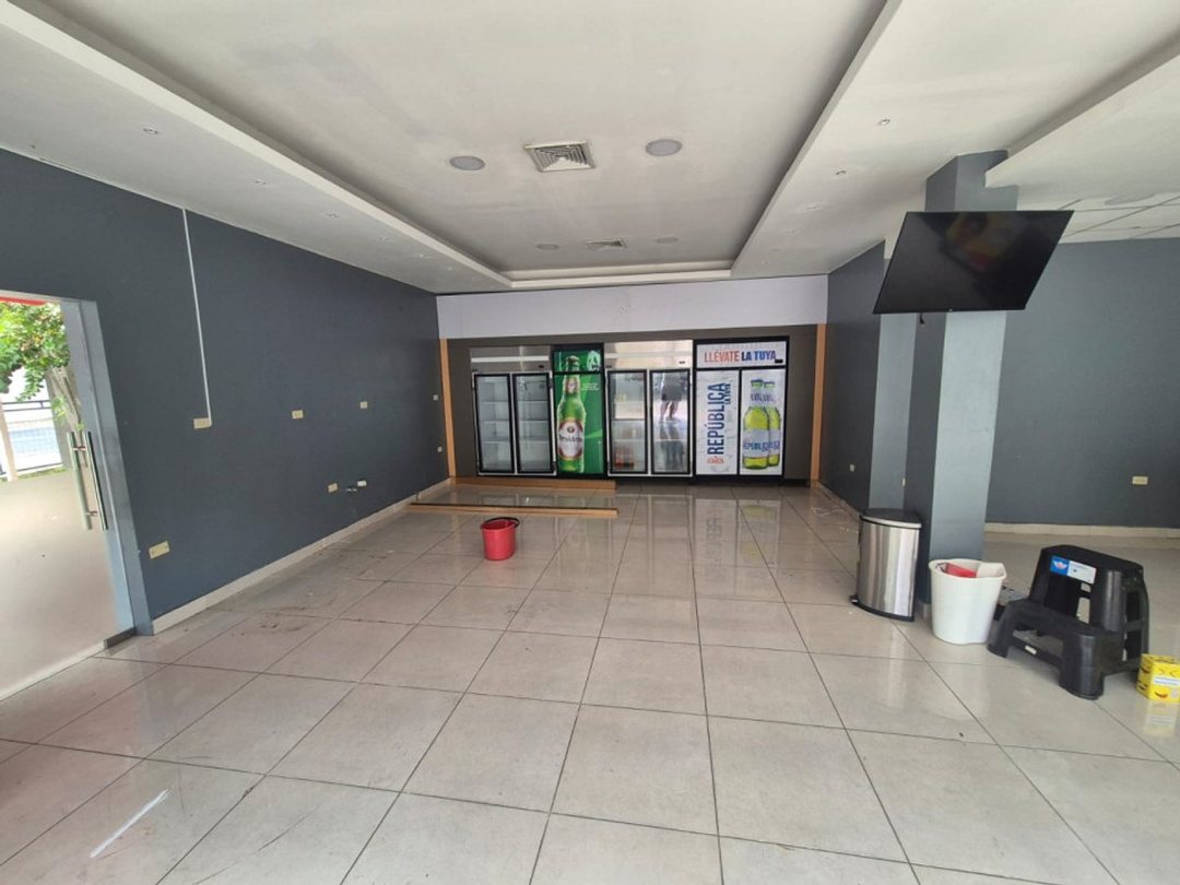 Local comercial en La Vega, foto 5