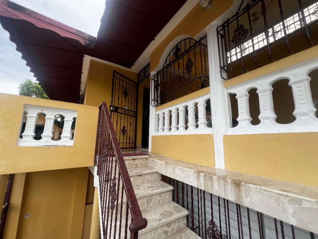 Casa en Los Tres Brazos-Jardines del Ozama