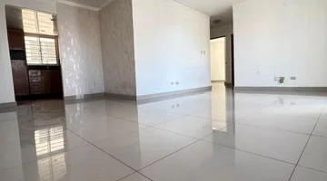 Apartamento en Venta en la Av. Monumental