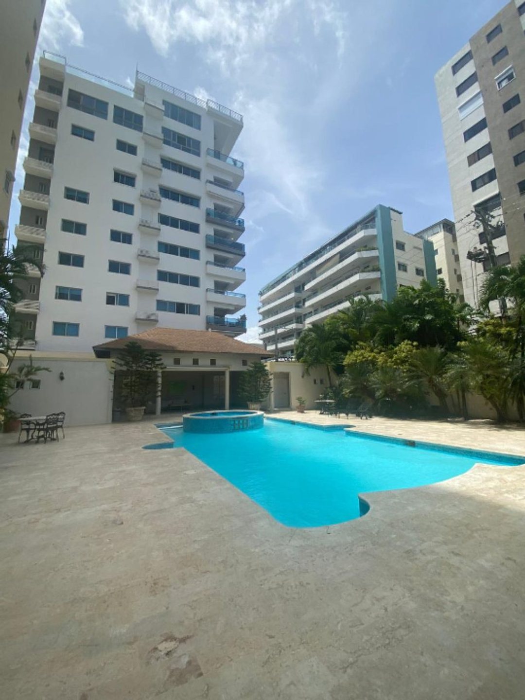 Apartamento en Los Cacicazgos, Santo Domingo