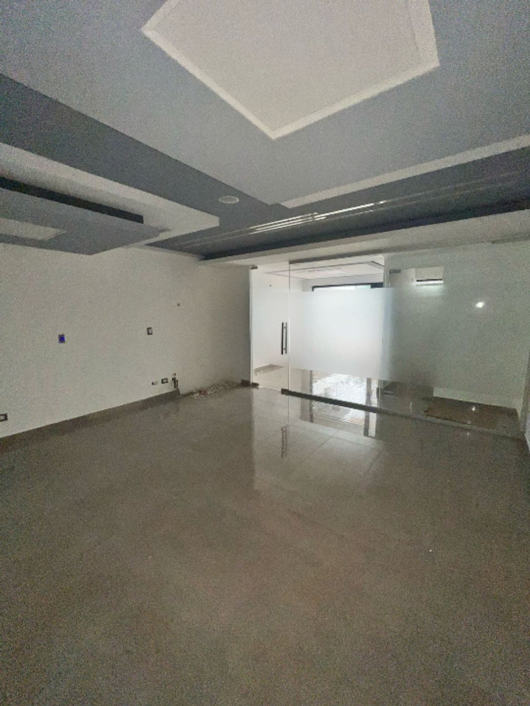 Local comercial en Bella Vista, foto 2