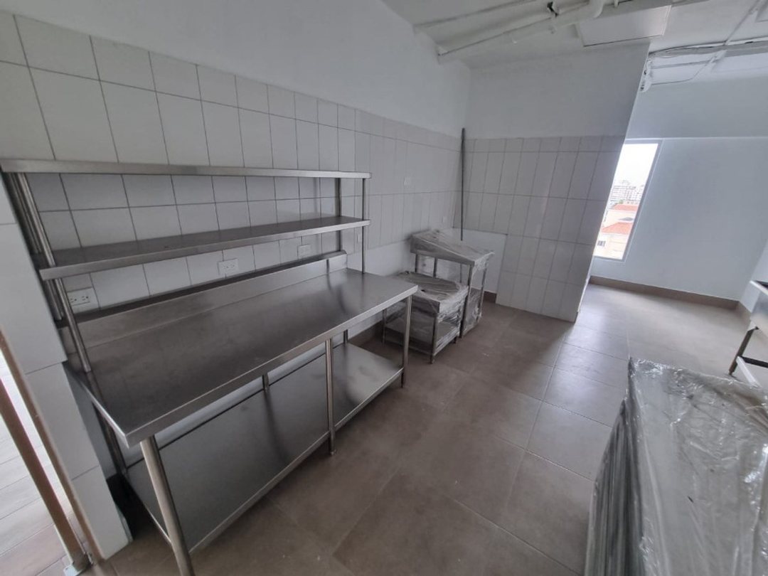 Local comercial en Ensanche Serralles, foto 5