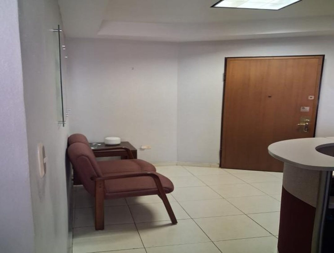 Local comercial en Evaristo Morales, foto 4