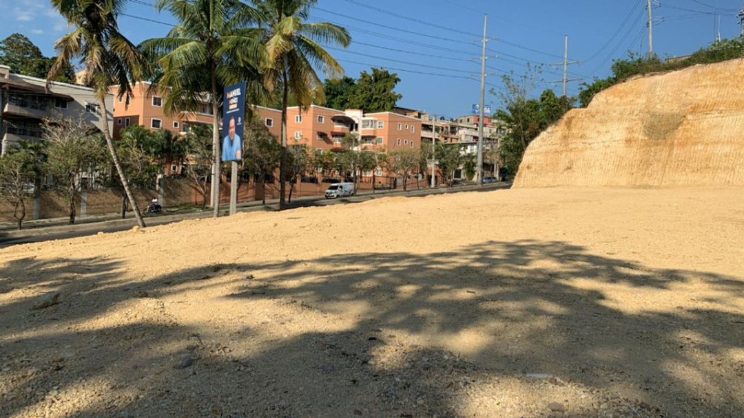 Solar en Arroyo Hondo, foto 4