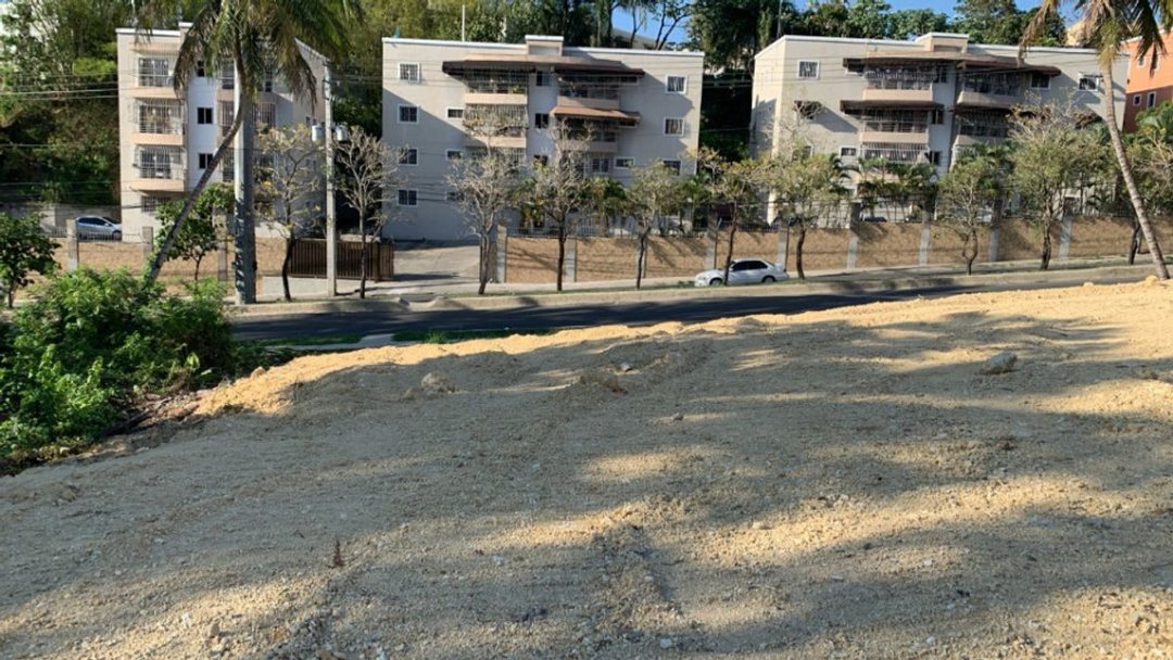 Solar en Arroyo Hondo, foto 3