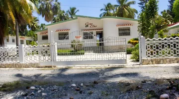 Villa frente al mar en Baní