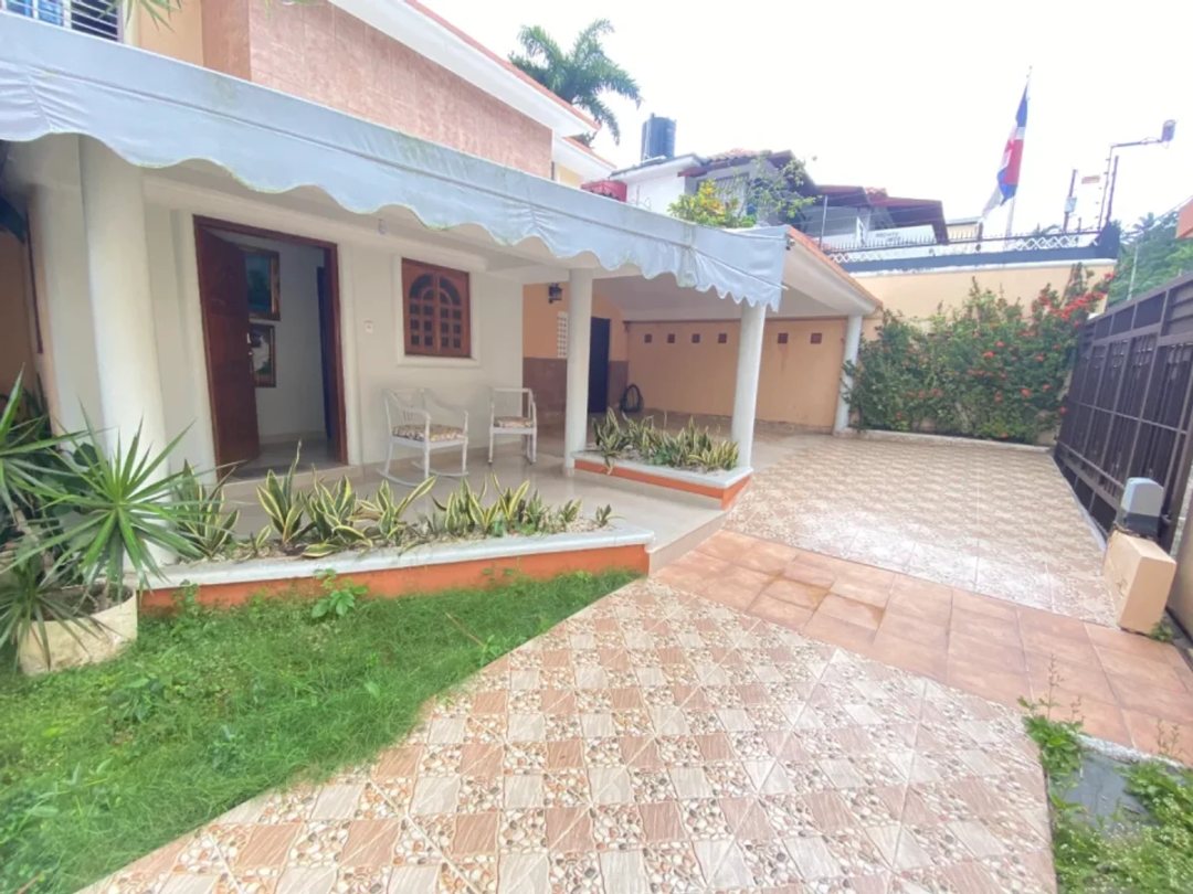 Casa en Arroyo Hondo, foto 2