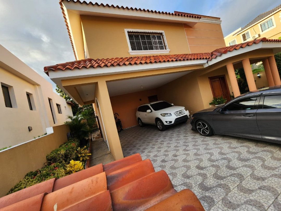 Casa en Colinas del Oeste, foto 2