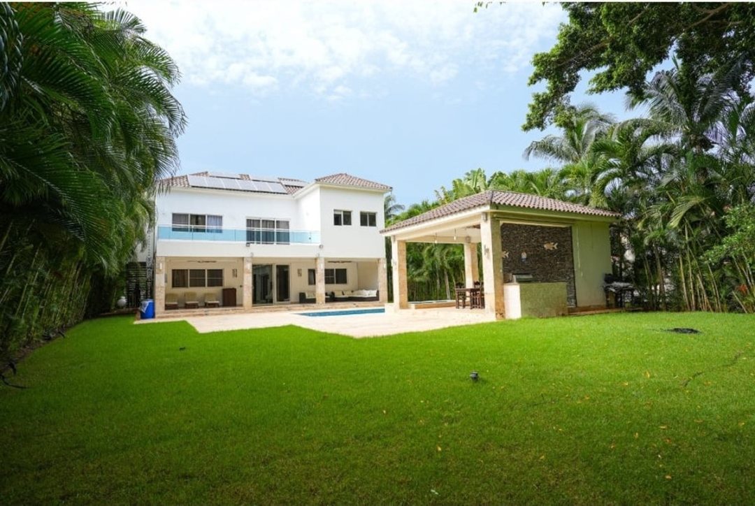 House in Metro Country Club