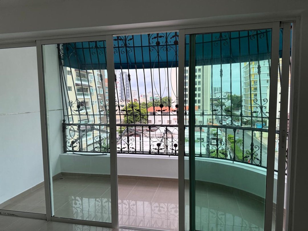 Apartamento en Evaristo Morales, foto 2