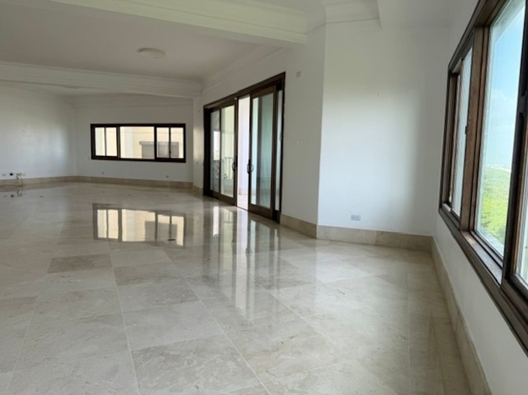 Apartamento en la Av. Anacaona., foto 3