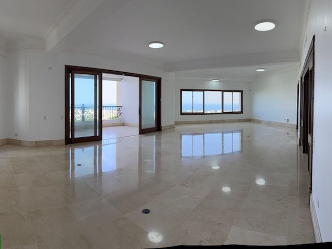 Apartamento en la Av. Anacaona.