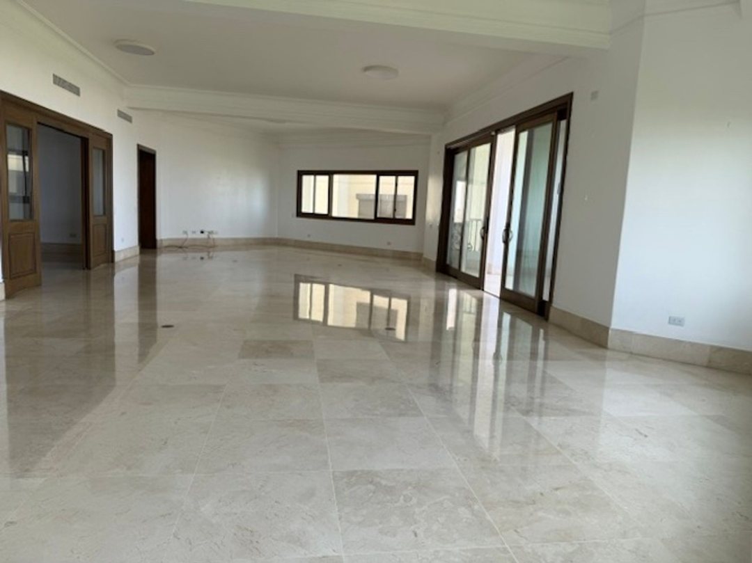 Apartamento en la Av. Anacaona., foto 2