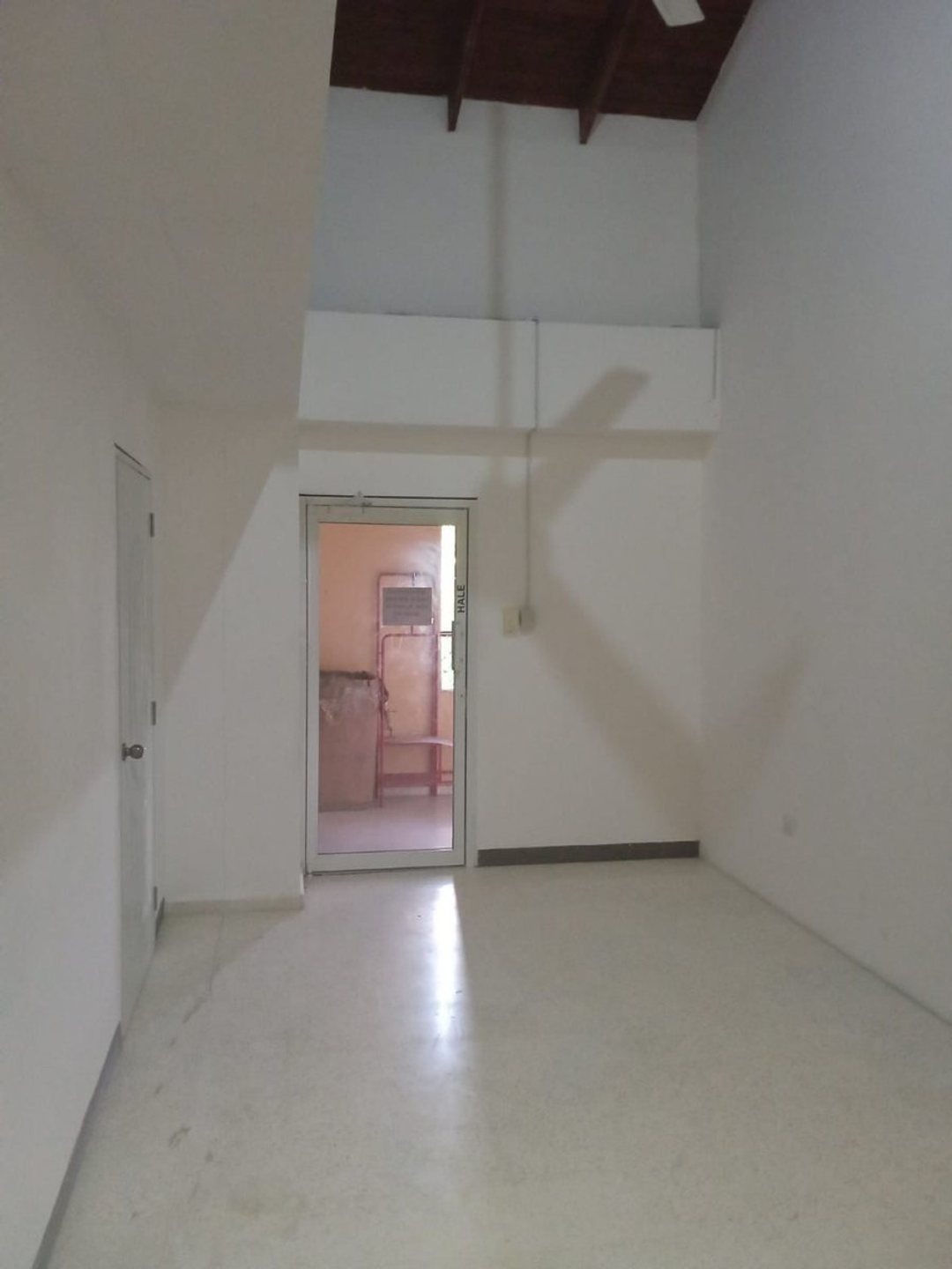 Local comercial en Plaza, foto 2