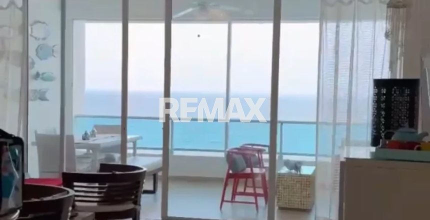 Apartamento amueblado en primera línea de playa en venta en Juan Dolio