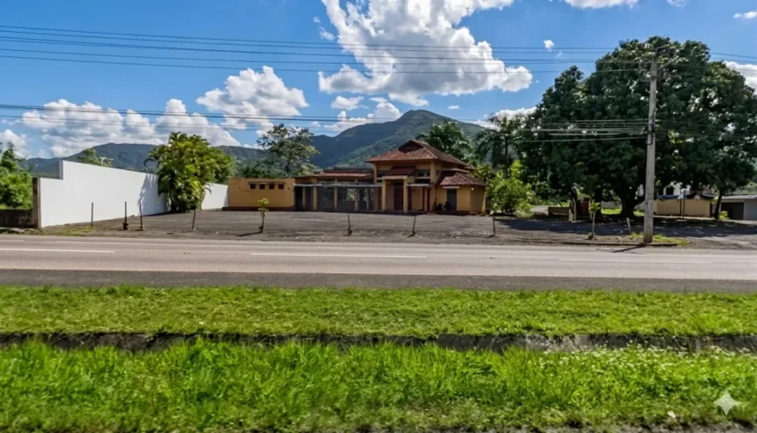 Lot in Autopista Duarte