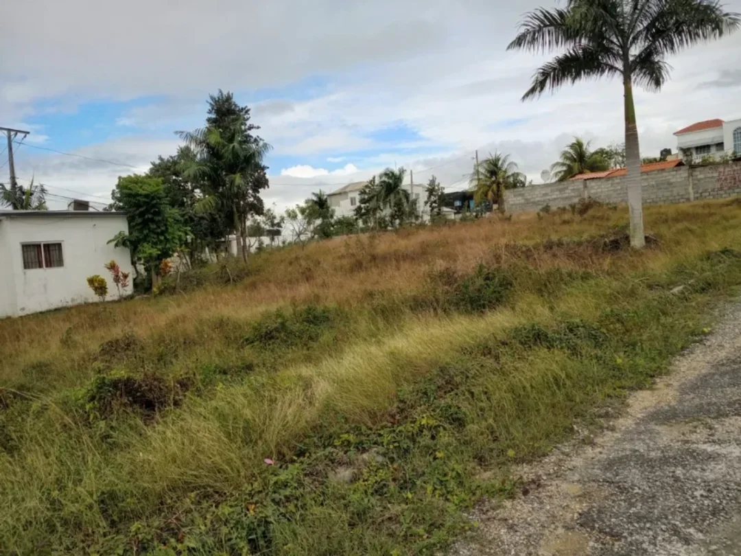 Lot in Jacobo Majluta
