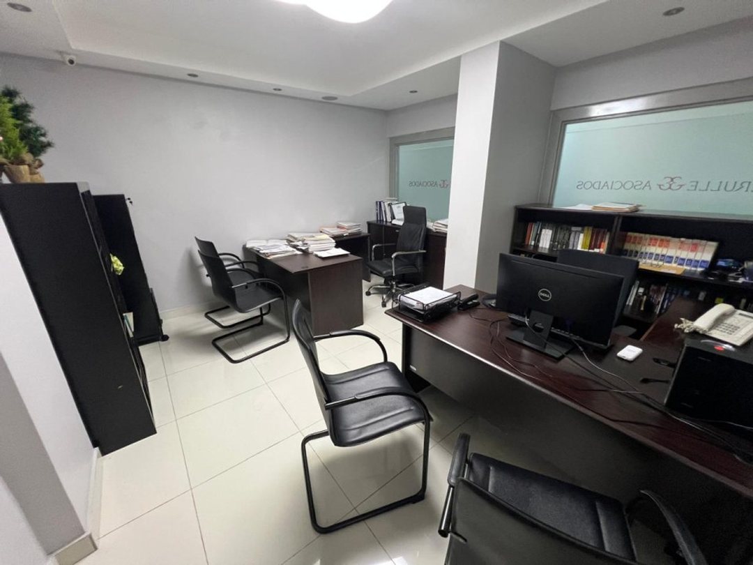 Local comercial en Torre Elams, foto 2