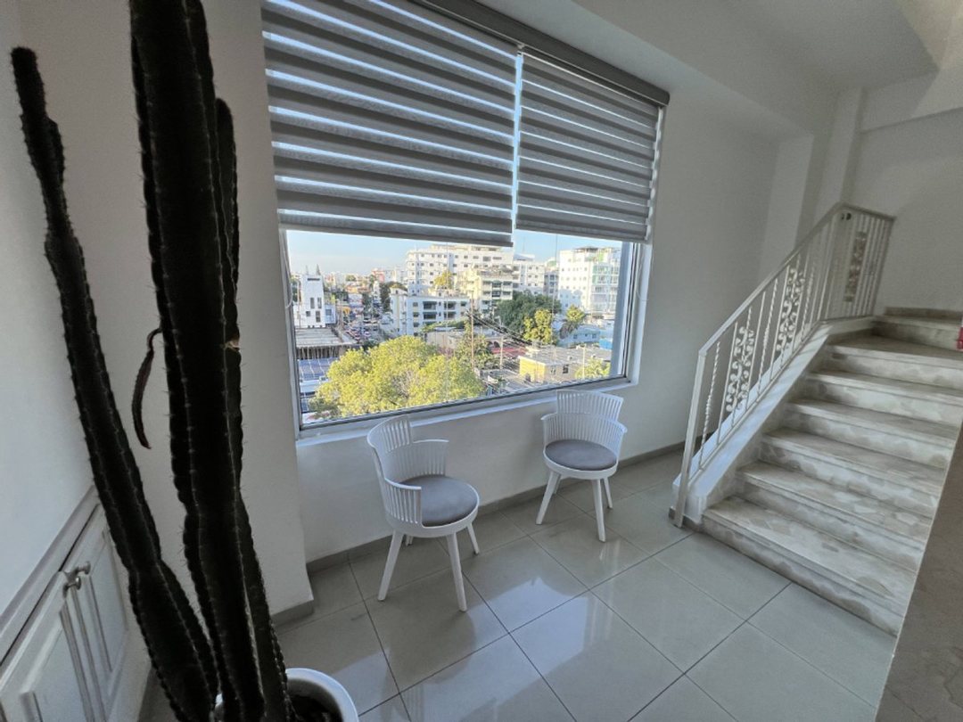 Local de oficina en Santo Domingo De Guzmán, Bella Vista