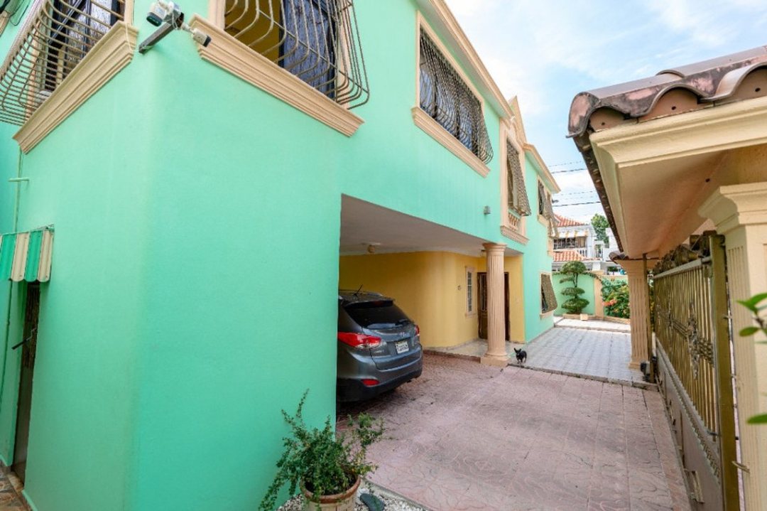 Casa en Reparto los Tres Ojos, foto 4