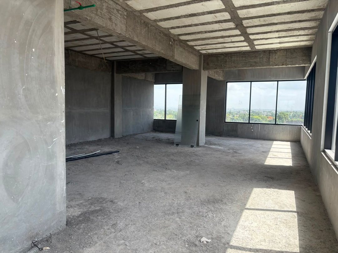 Local comercial en Los Jardines, foto 2