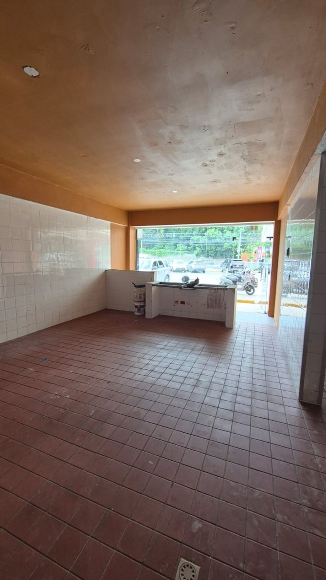 Local comercial en Arroyo Hondo, foto 2