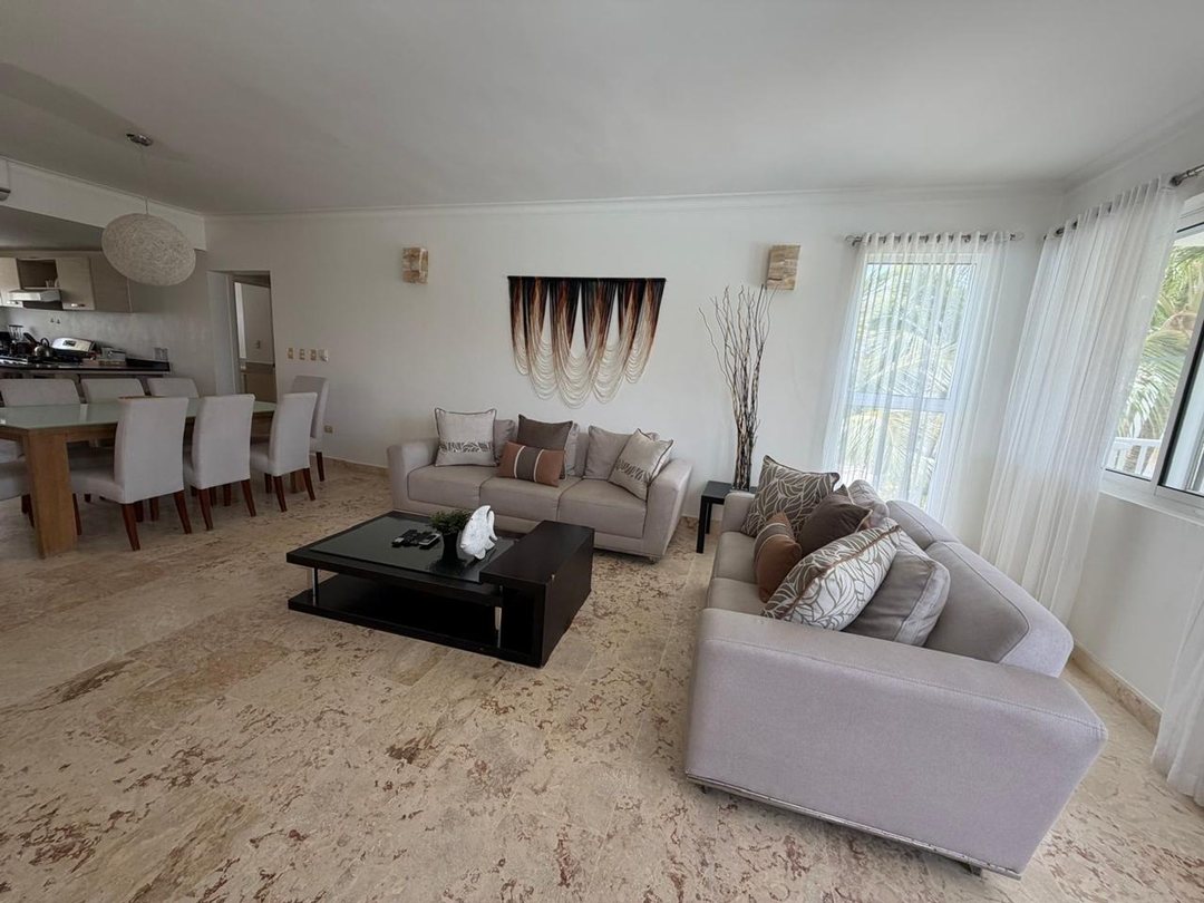 Apartamento en Los Corales, foto 3