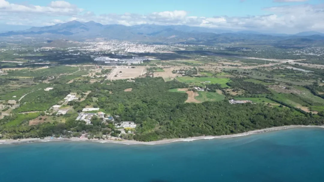 Solar en Los Almendros