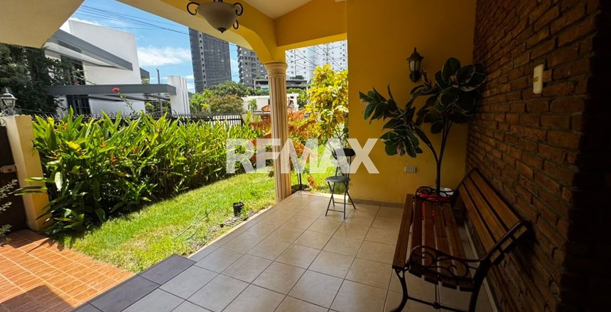 Casa en venta en Los Cacicazgos, Santo Domingo