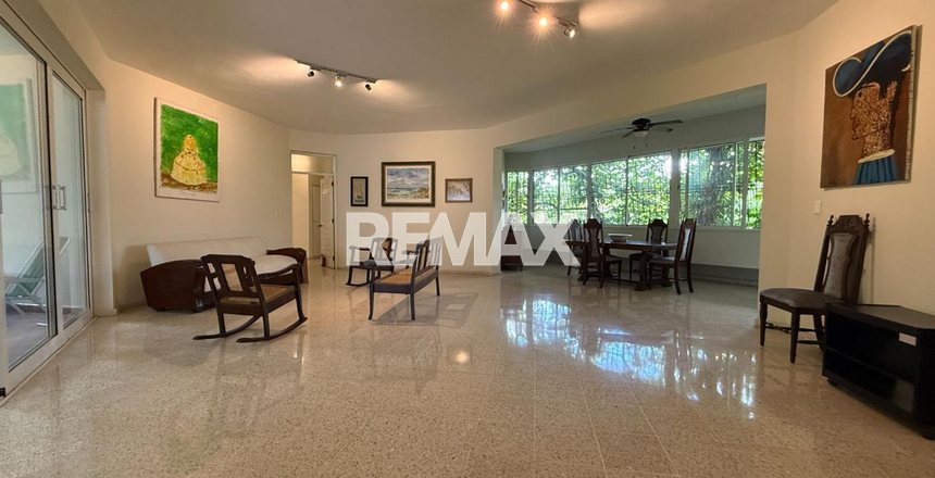 Apartamento remodelado en venta en Bella Vista, Santo Domingo