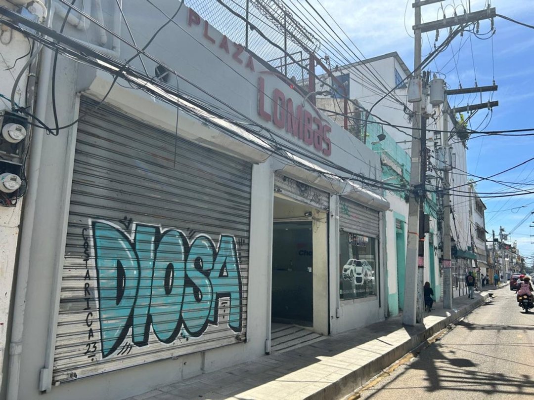 Local comercial en El Conde, foto 2