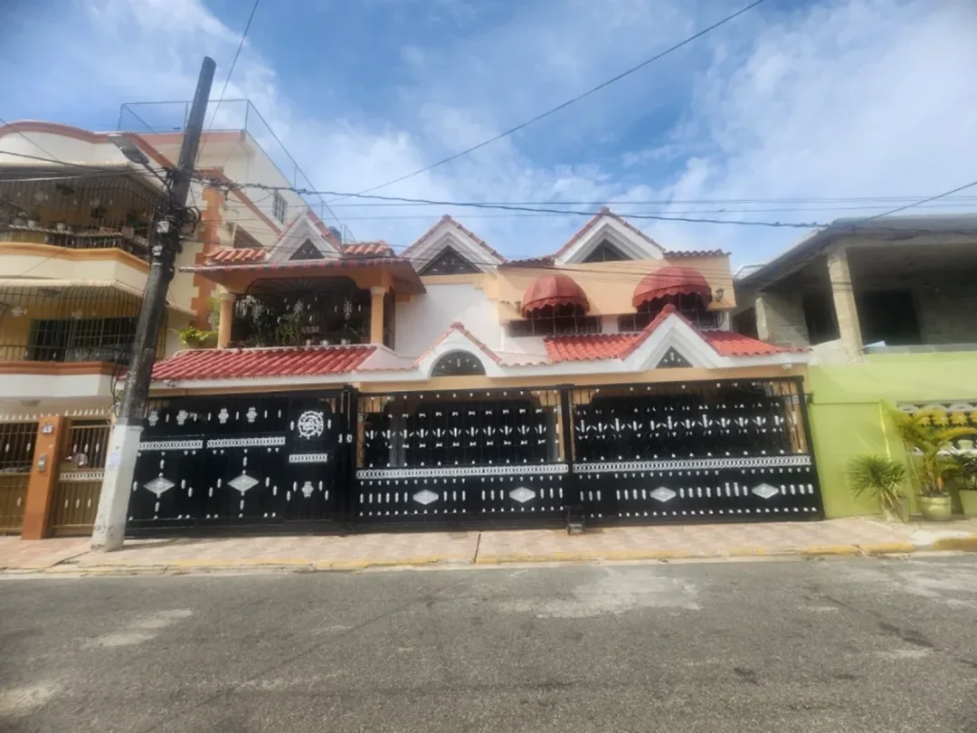 House in Urbanizacion Fernandez Oriental