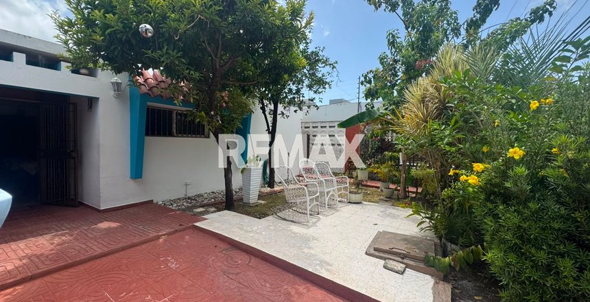 Casa en venta en Los Restauradores, Santo Domingo