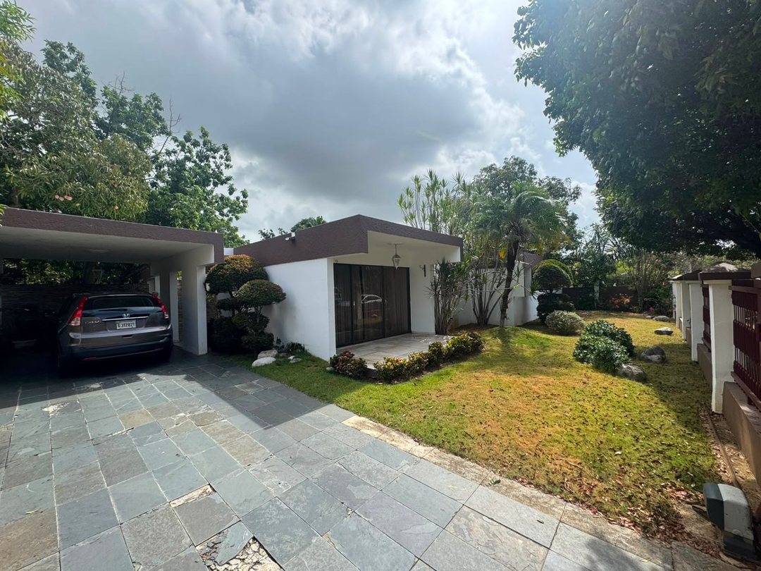 Casa en venta y alquiler en el Millón — Santo Domingo