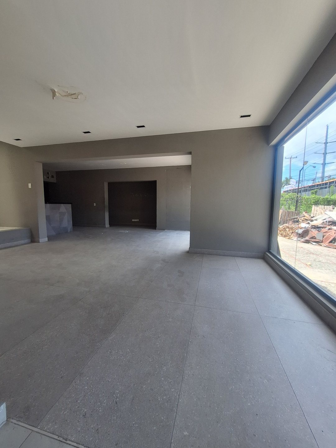 Local comercial en Nuñez de Caceres, foto 4