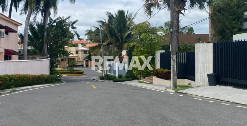 Casa nueva en venta en Altos de Arroyo Hondo III, Santo Domingo