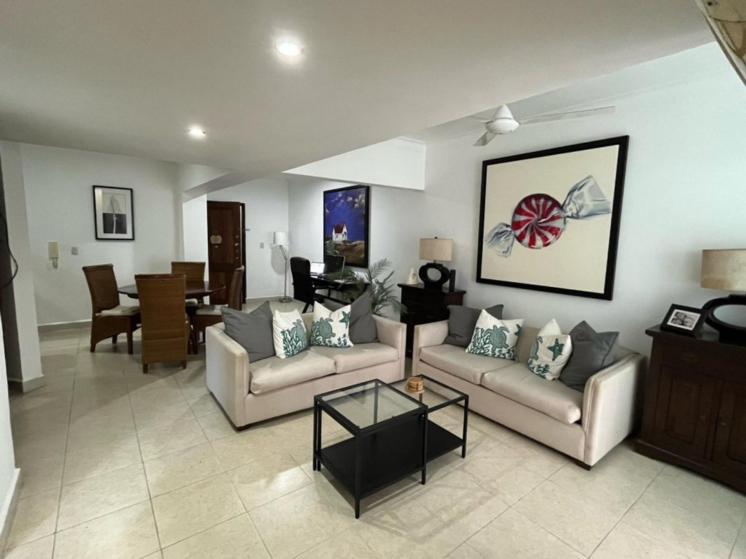 Apartamento en Los Cacicazgos, Distrito Nacional