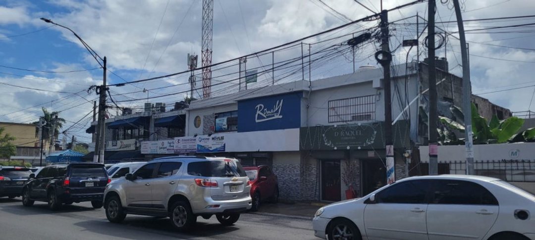 Local comercial en La Julia, foto 3