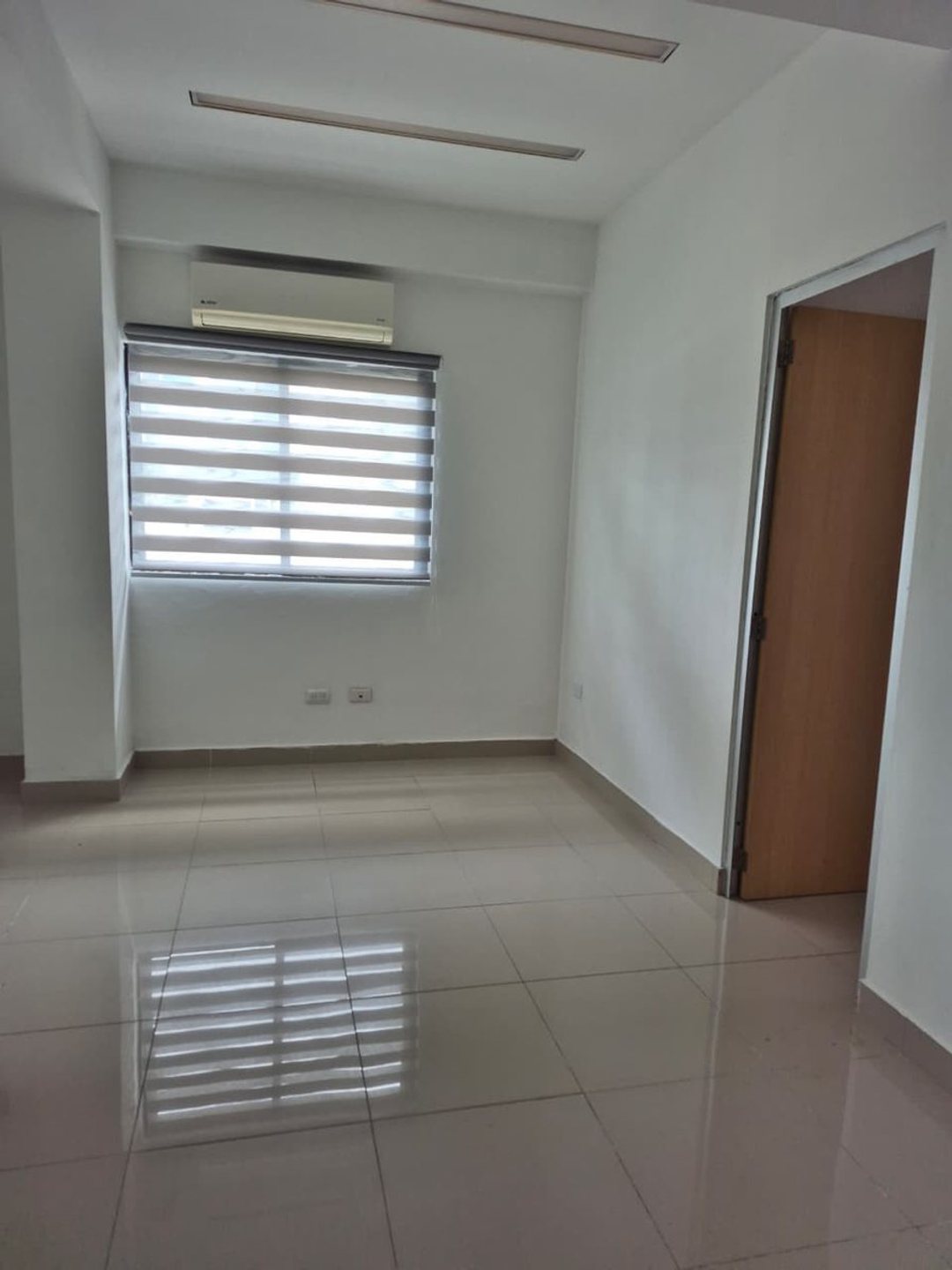 Local comercial en Ensanche Julieta, foto 2