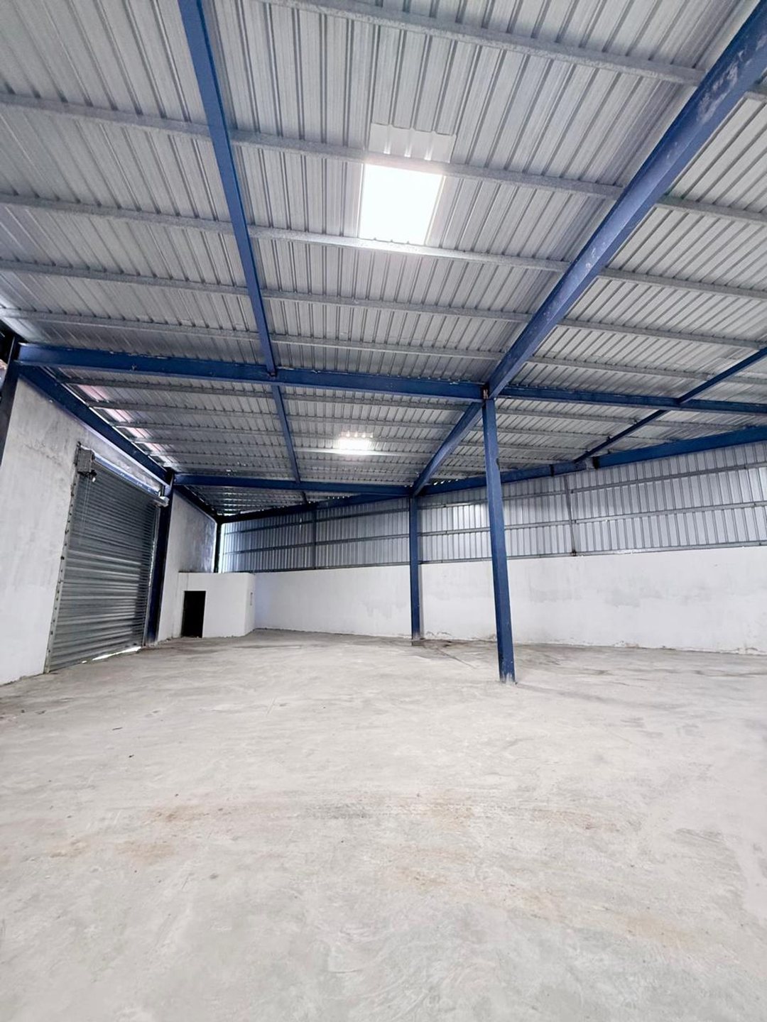 Local comercial en Pantoja, foto 2