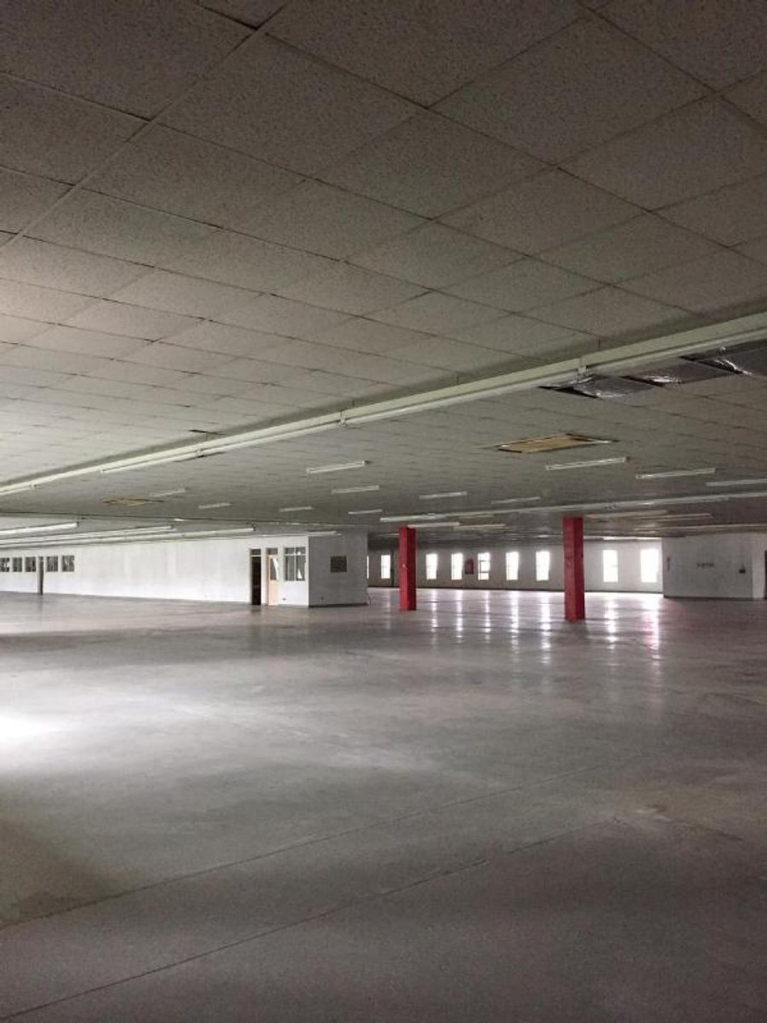 Local comercial en La Zona, foto 4