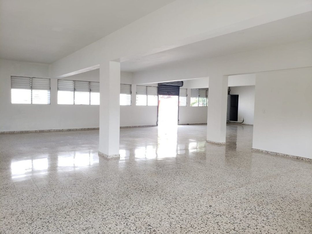 Local comercial en Evaristo Morales, foto 2