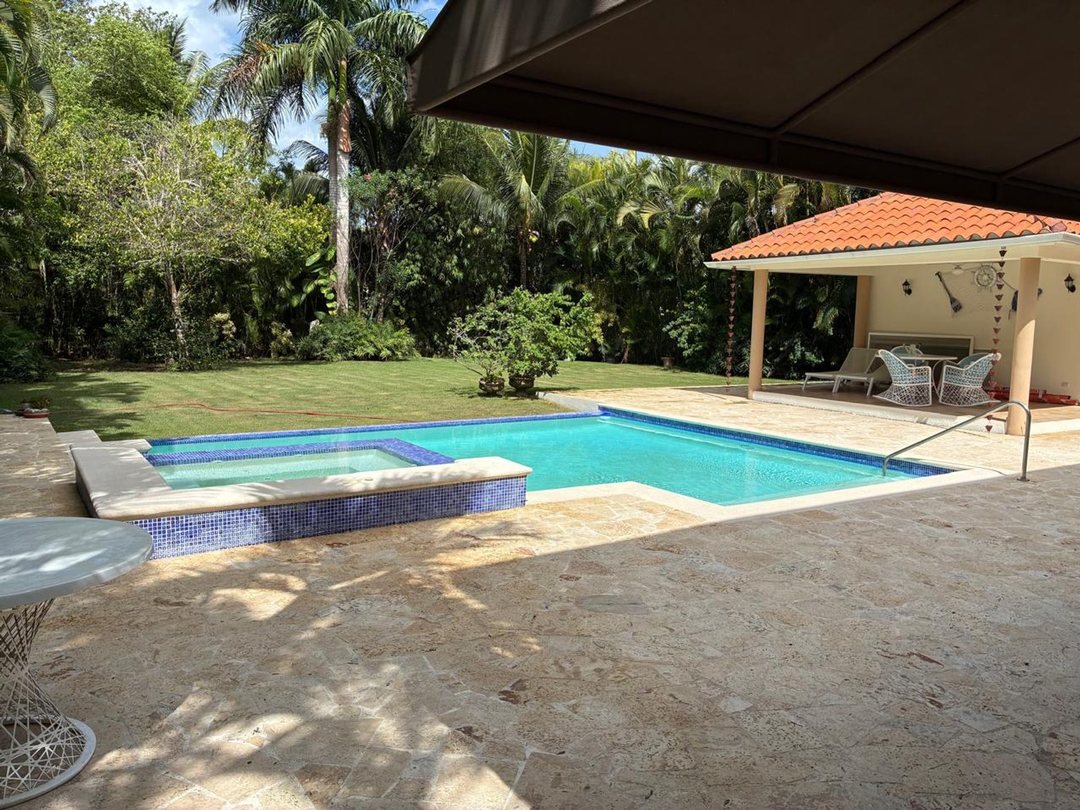 Casa en Metro Country Club