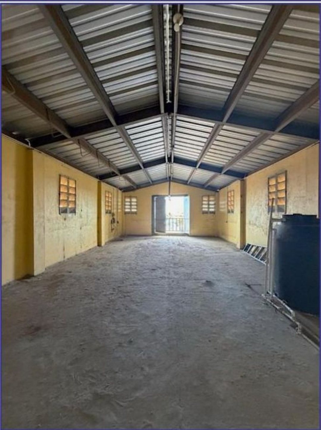 Commercial space in Los Mina Centro