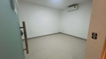 Local de oficina en zona universitaria